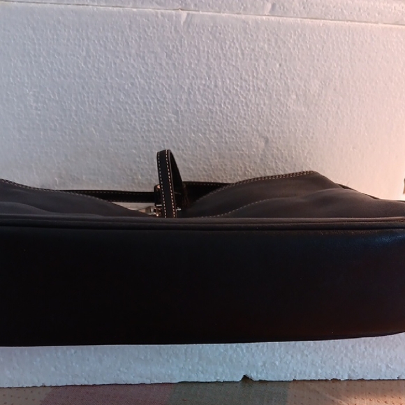 Coach Dark Leather Shoulder Bag - Picture 6 of 8